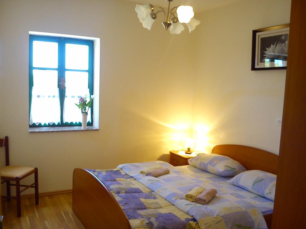 Milutinov Dvor Apartments Vrsi Kültér fotó